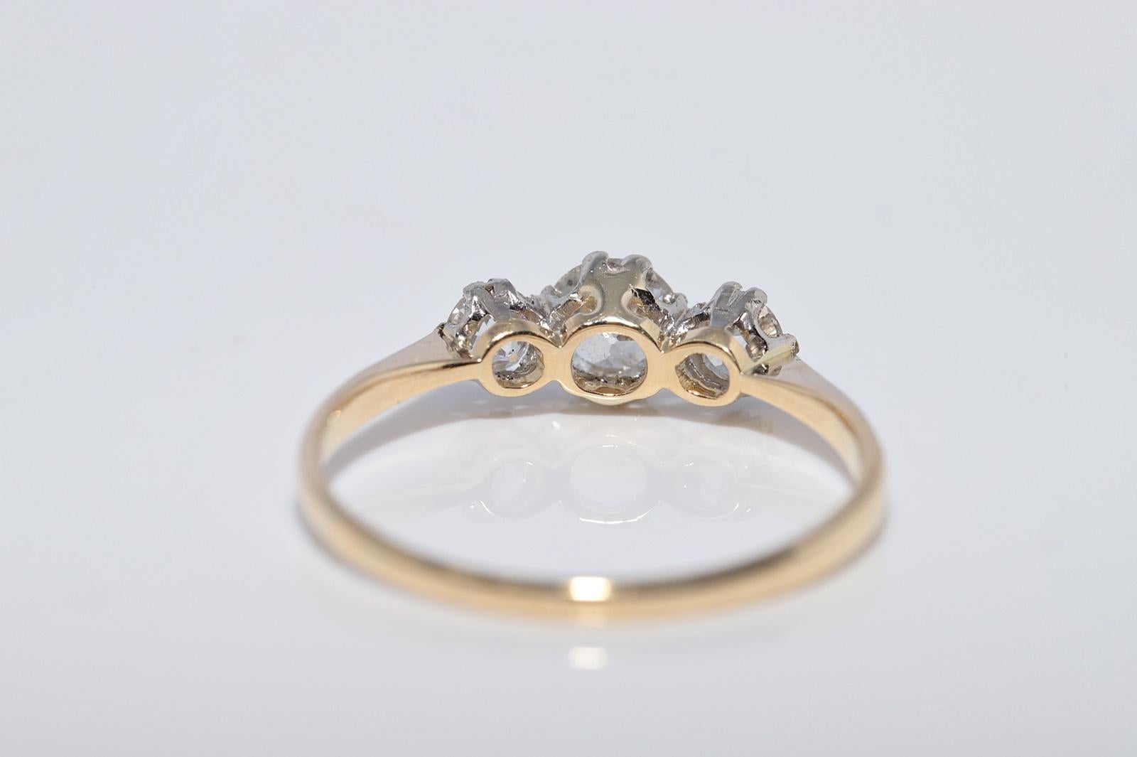 Antiker Ring mit drei Steinen aus 18 Karat Gold mit natürlichem Diamanten im Altschliff, um 1900 im Angebot 2