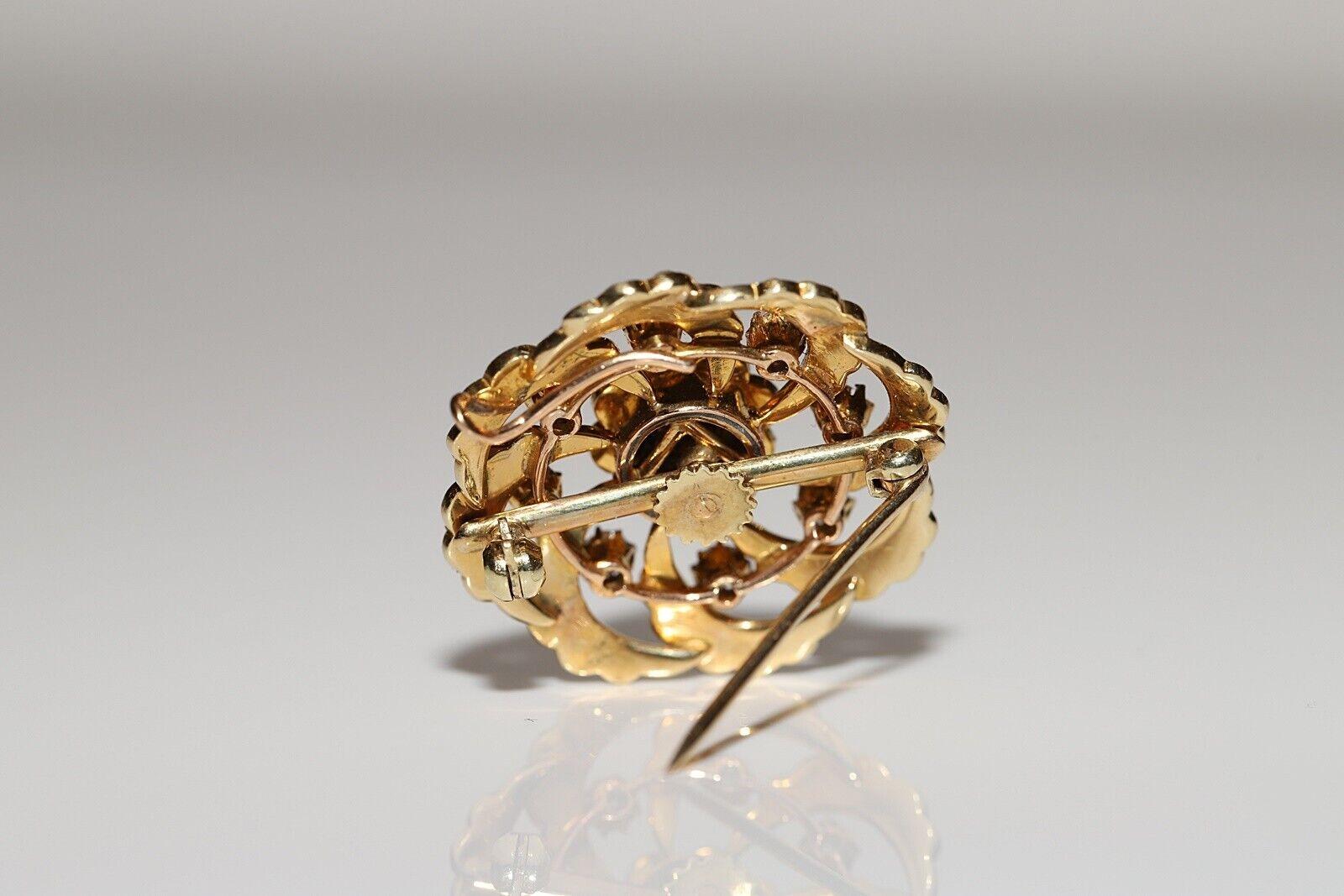 Broche ancienne des années 1900 en or 18 carats décorée de diamants naturels taille ancienne et de perles en vente 4