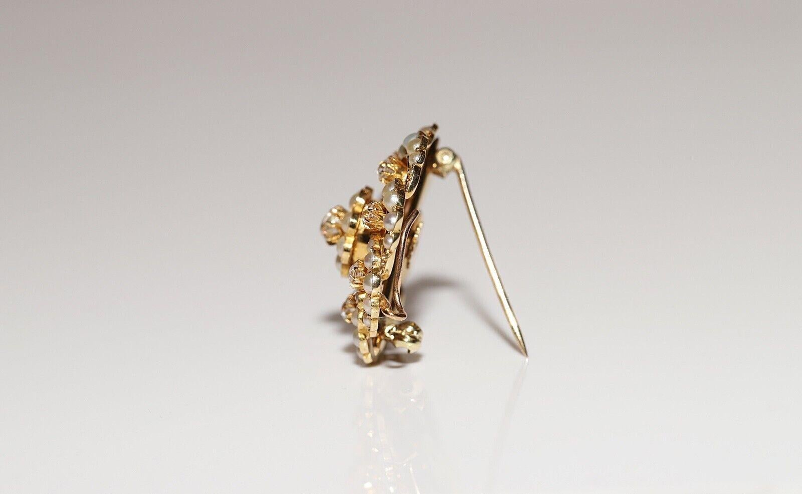Broche ancienne des années 1900 en or 18 carats décorée de diamants naturels taille ancienne et de perles en vente 1
