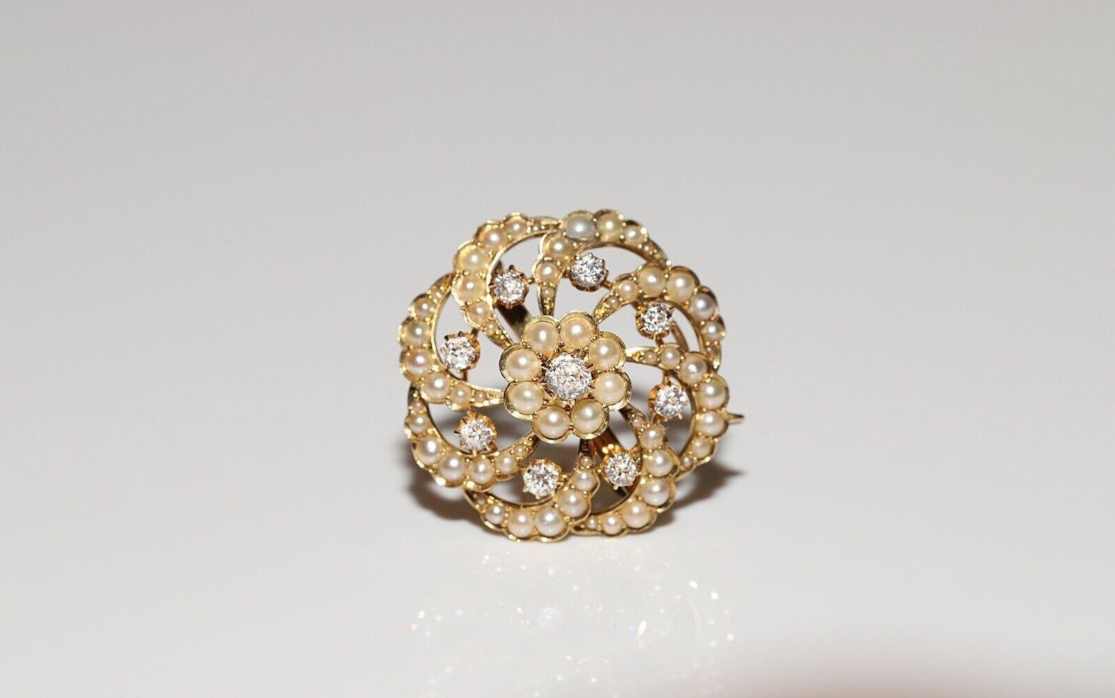  Antique Circa 1900s 18k Gold Natural Old Cut Diamond Pearl Decorated Brooch For Sale 2
