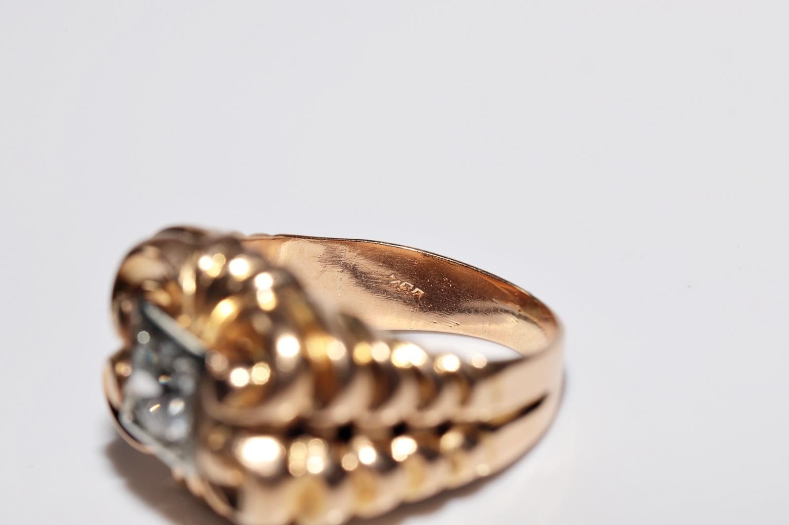 Bague solitaire ancienne des années 1900 en or 18 carats avec diamants naturels taille ancienne en vente 3