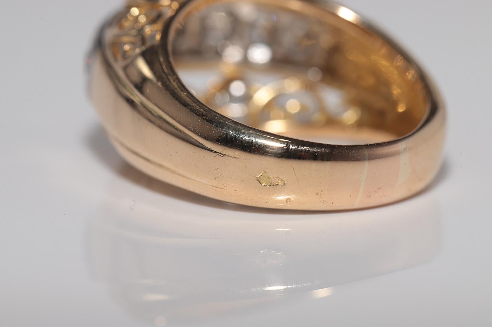 Antique Circa 1900s Or 18k Diamant Naturel Taille Ancienne Tank Strong Ring en vente 3