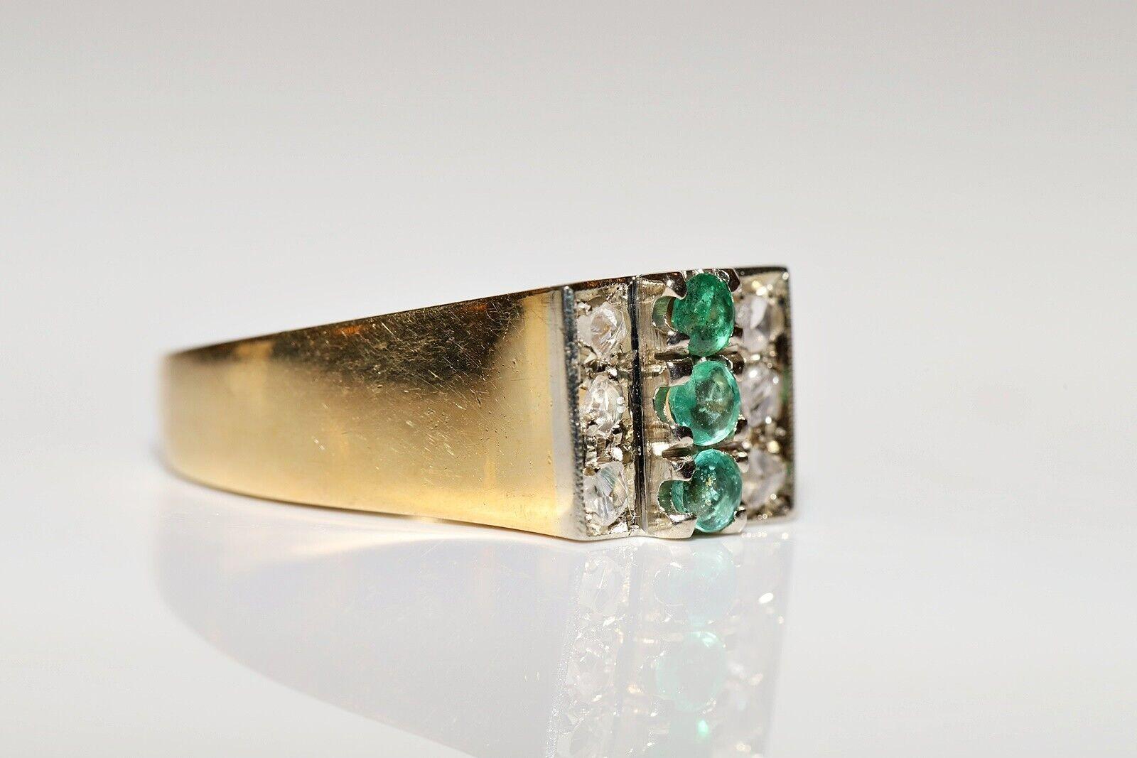Victorian Antique Circa 1900s 18k Gold Natural Rose Cut Diamond And Emerald Decorated Ring For Sale