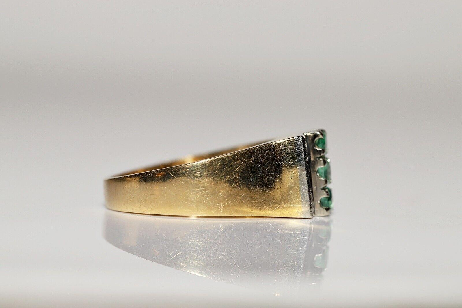 Antique Circa 1900s 18k Gold Natural Rose Cut Diamond And Emerald Decorated Ring In Good Condition For Sale In Fatih/İstanbul, 34