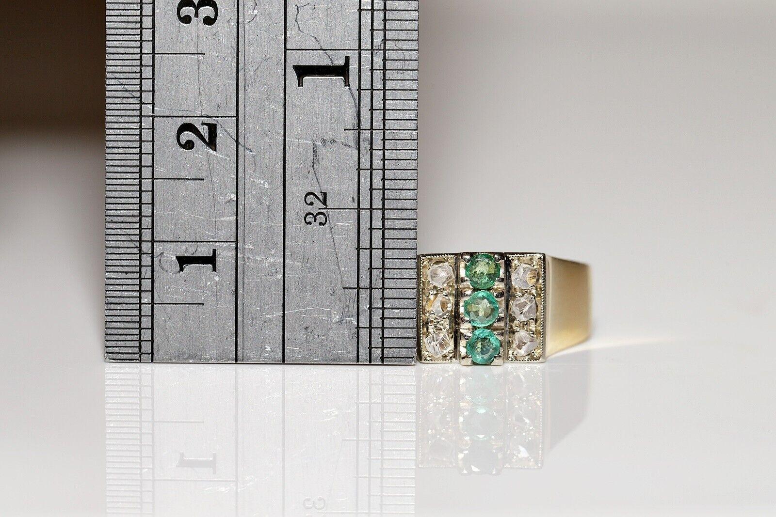 Antique Circa 1900s 18k Gold Natural Rose Cut Diamond And Emerald Decorated Ring For Sale 2
