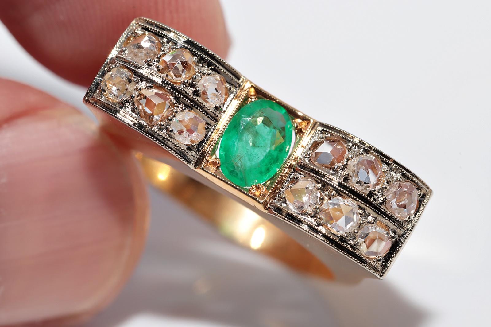 Antike CIRCA 1900s 18k Gold Natürliche Rose Cut Diamant und Smaragd Ring im Angebot 11