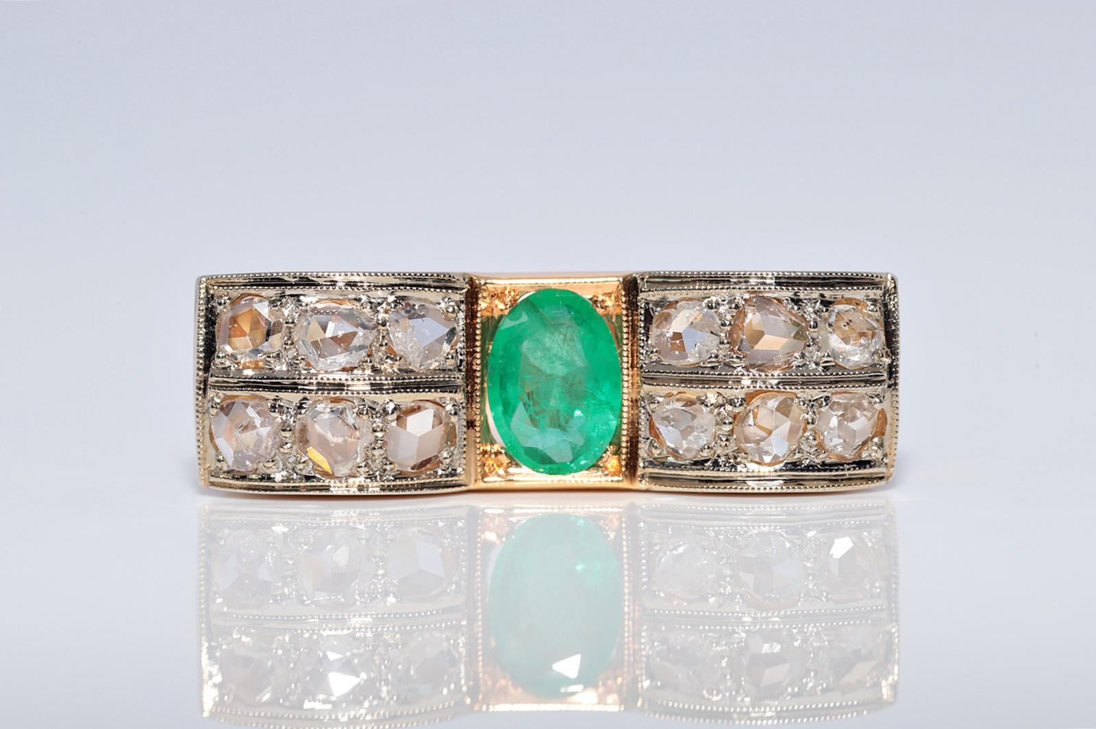 Antike CIRCA 1900s 18k Gold Natürliche Rose Cut Diamant und Smaragd Ring im Angebot 1