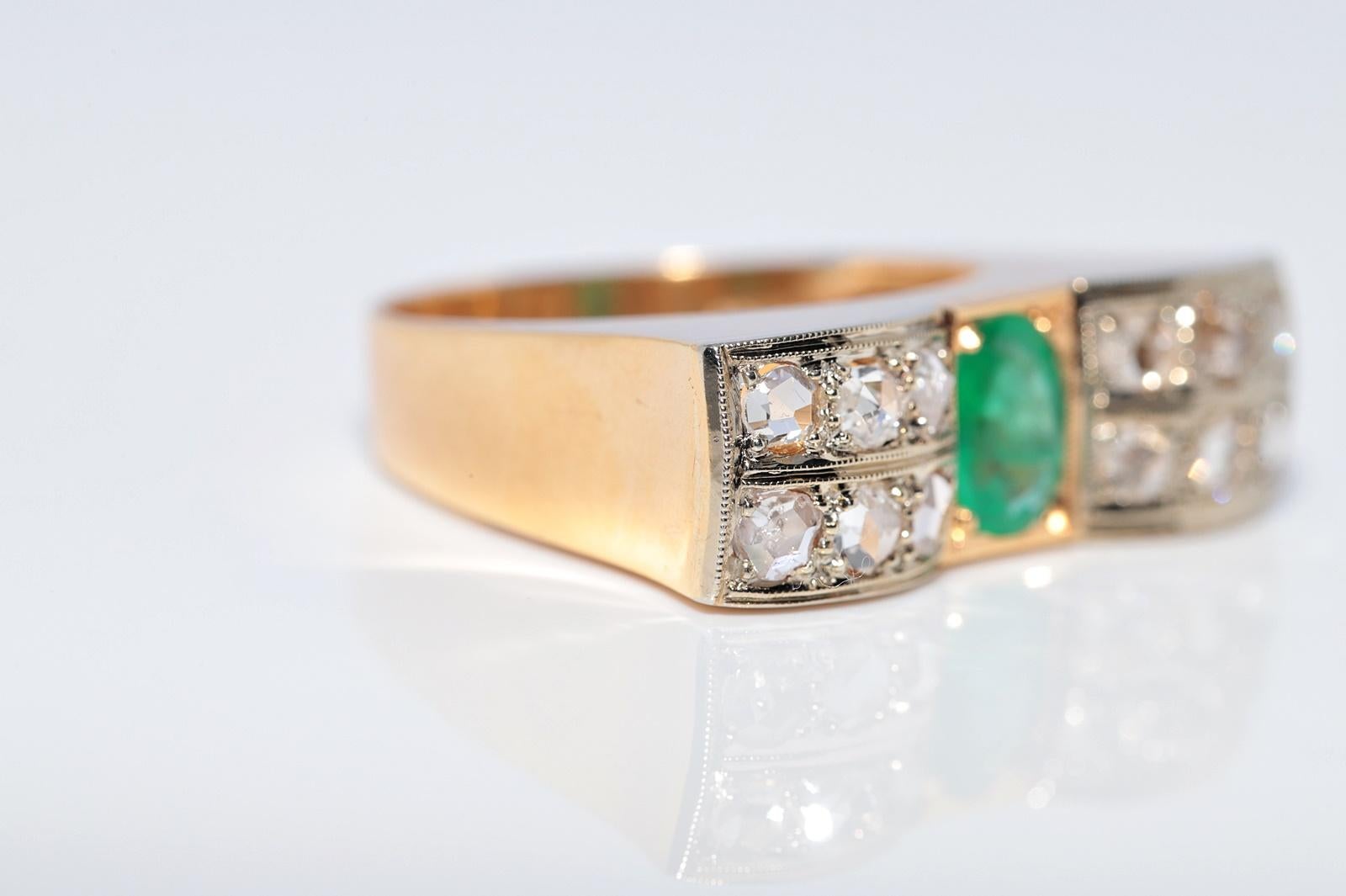 Antike CIRCA 1900s 18k Gold Natürliche Rose Cut Diamant und Smaragd Ring im Angebot 2