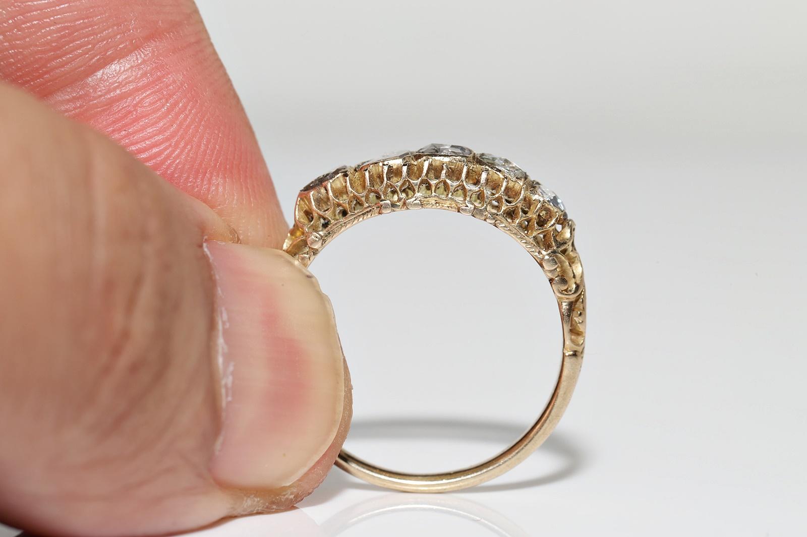 Antique Circa 1900s 18k Gold Natural Rose Cut Diamond Decorated Band Ring For Sale 2