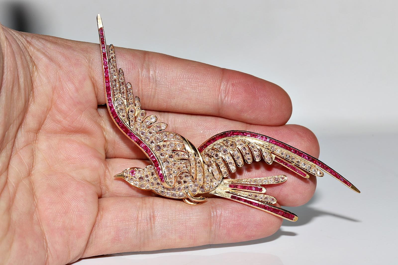 Antique Circa 1900s 18k Gold Natural Rose Cut Diamond Decorated Bird Brooch For Sale 1