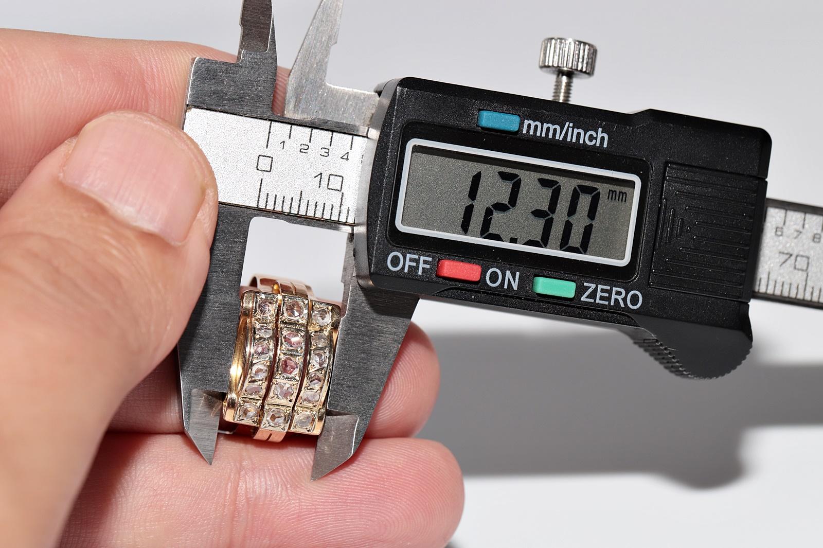 Bague ancienne des années 1900 en or 18 carats décorée de diamants naturels taille rose en vente 4