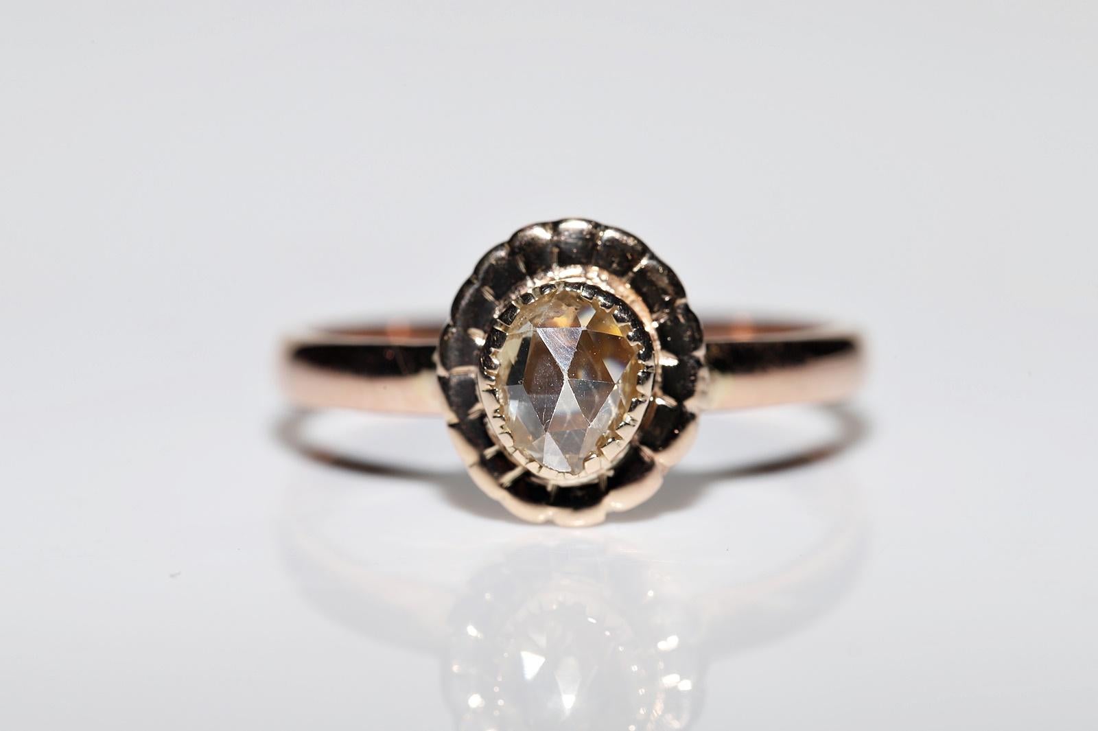 Antique Circa 1900s 18k Gold Natural Rose Cut Diamond Decorated Solitaire Ring For Sale 3