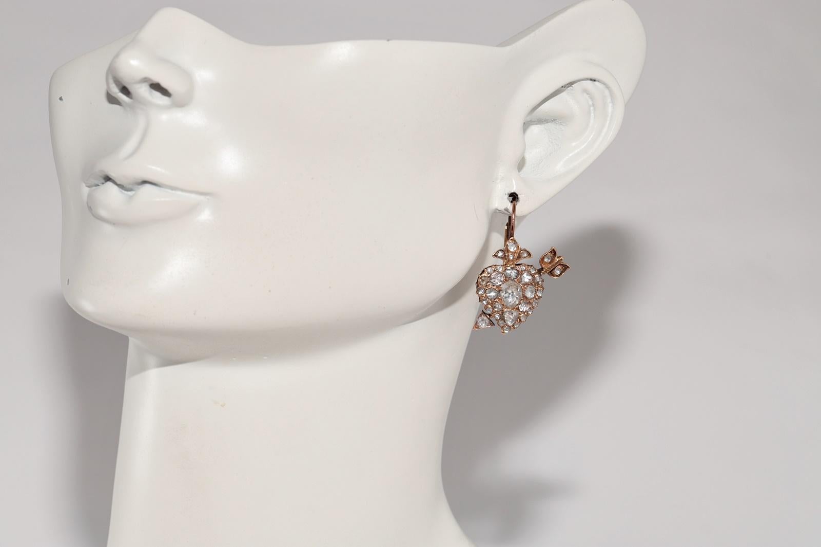 Antiguo Circa 1900s Oro de 18 quilates Diamante natural talla rosa Corazón Flecha Pendiente en venta 10