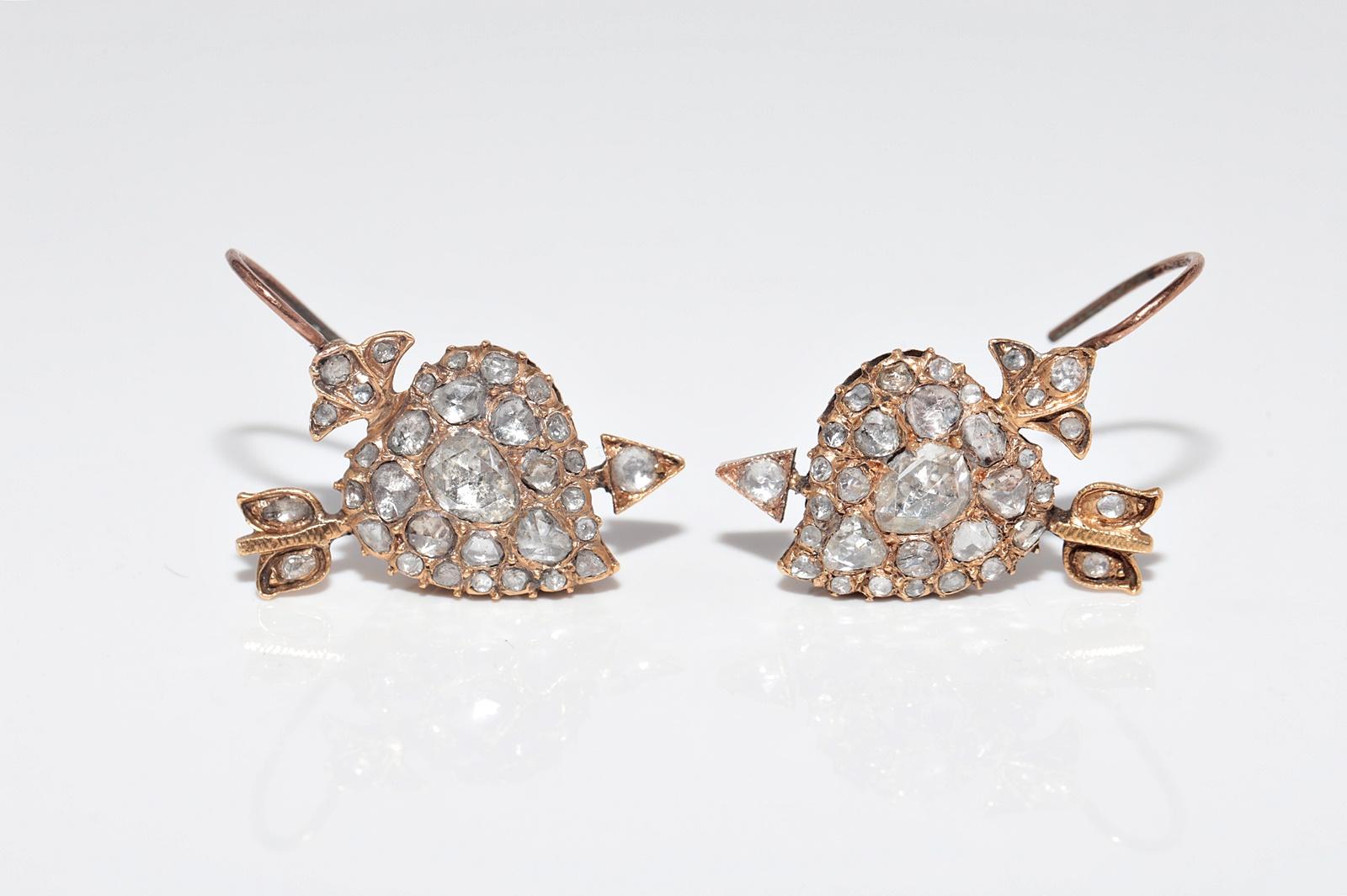 Antiguo Circa 1900s Oro de 18 quilates Diamante natural talla rosa Corazón Flecha Pendiente en venta 13