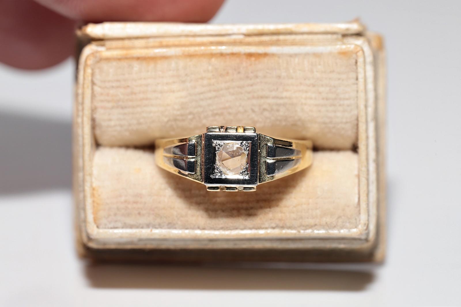 En très bon état.
Le poids total est de 3.3 grammes.
Au total, un diamant de 0,17 ct.
Le diamant est de couleur I et de pureté S2.
La taille de la bague est de 7 US
Nous pouvons fabriquer n'importe quelle taille.
N'hésitez pas à nous contacter pour