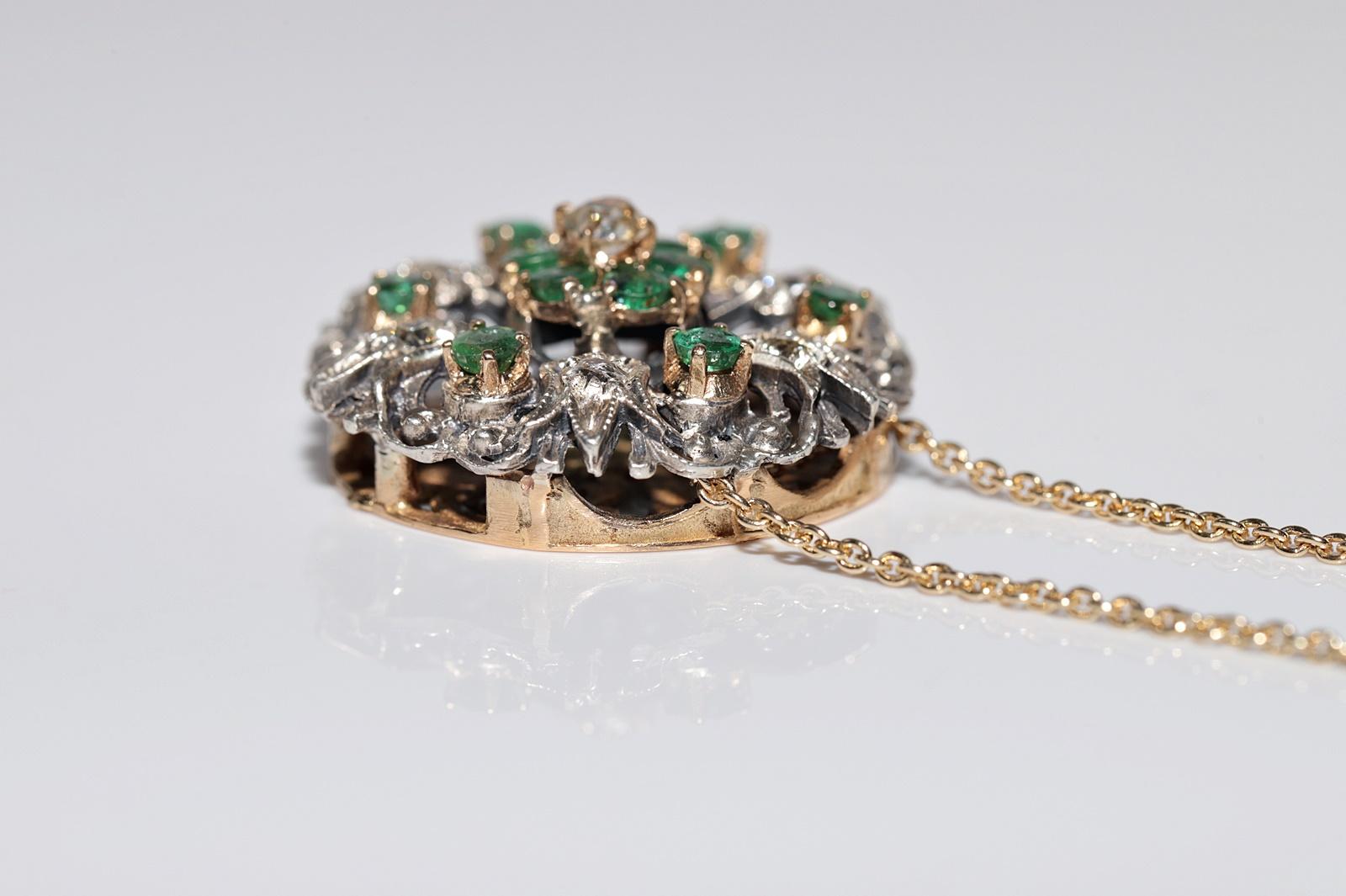 Antique Circa 1900s 18k Gold Top Silver Natural Diamond And Emerald Necklace For Sale 7