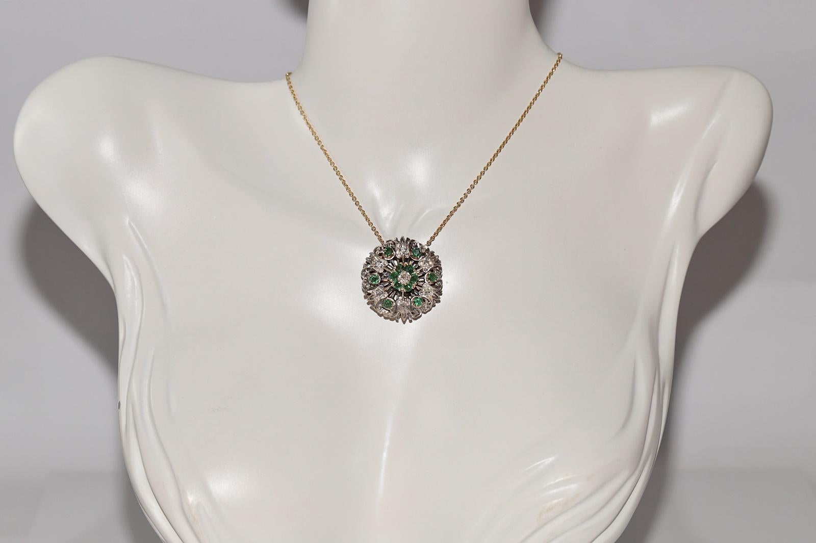 In ottime condizioni.
Il peso totale è di 12,8 grammi.
Totalmente è un diamante da 0,84 ct.
Il diamante ha un colore H-I-J e una purezza s1-s2.
Totalmente è uno smeraldo da 1 carati.
La lunghezza totale della catena è di 45 cm.
Per qualsiasi