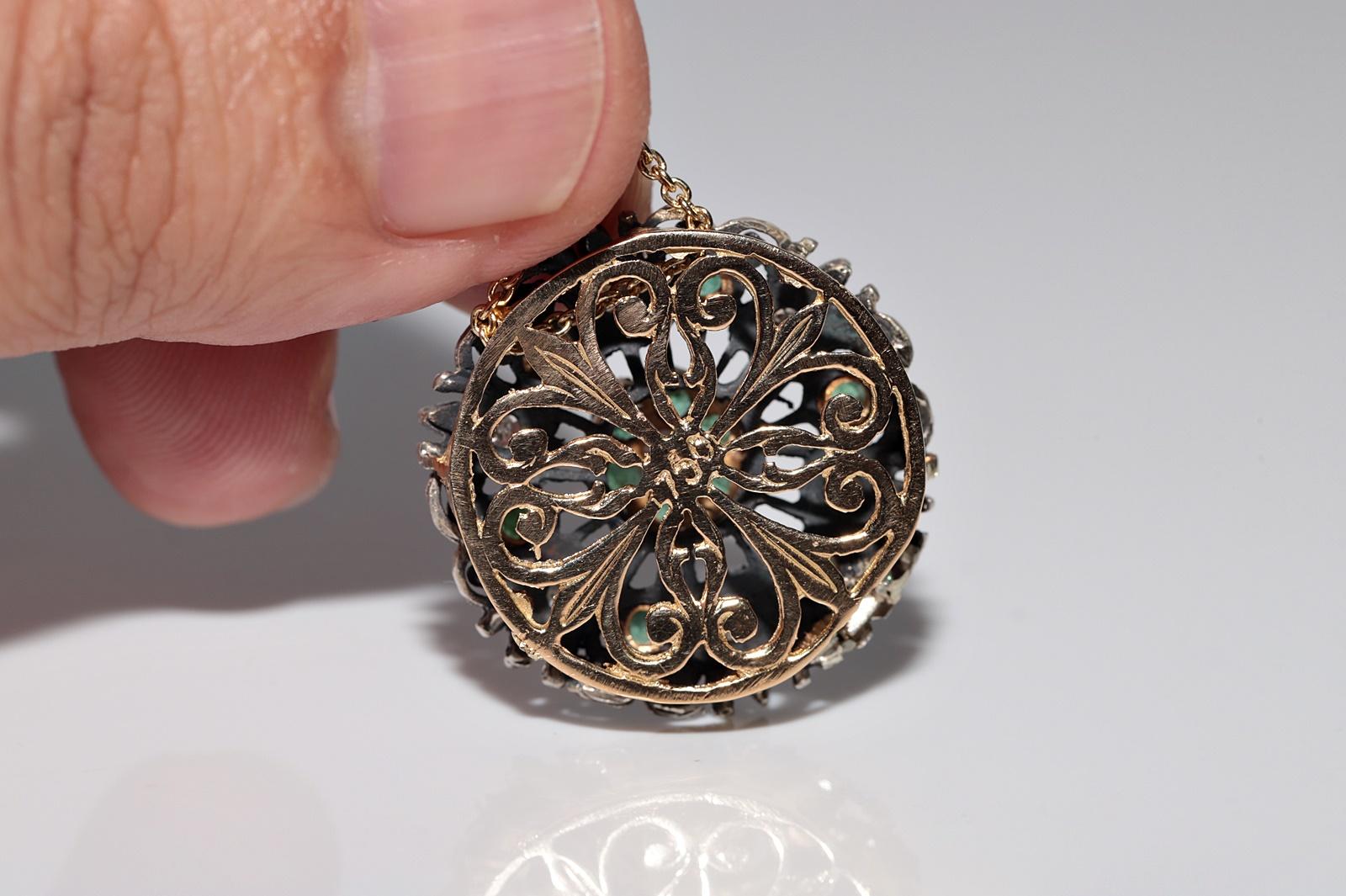 Antique Circa 1900s 18k Gold Top Silver Natural Diamond And Emerald Necklace For Sale 2
