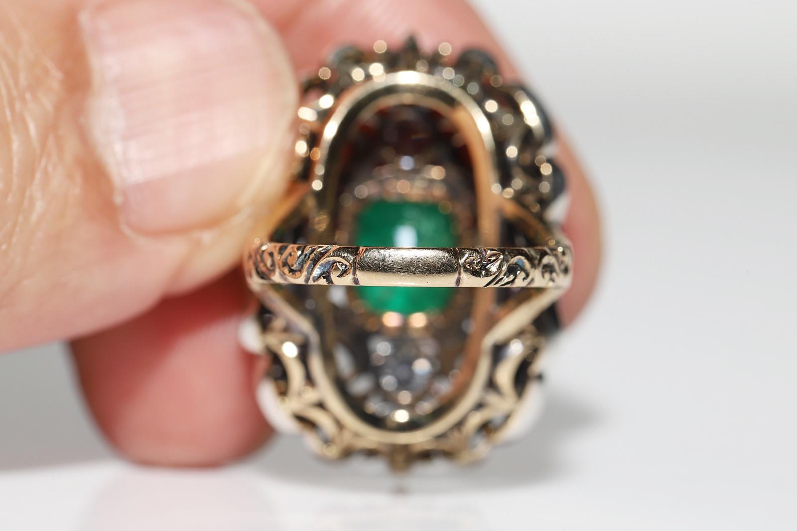 Antique Circa 1900s 18k Gold Top Silver Natural Diamond And Emerald Ring  For Sale 4