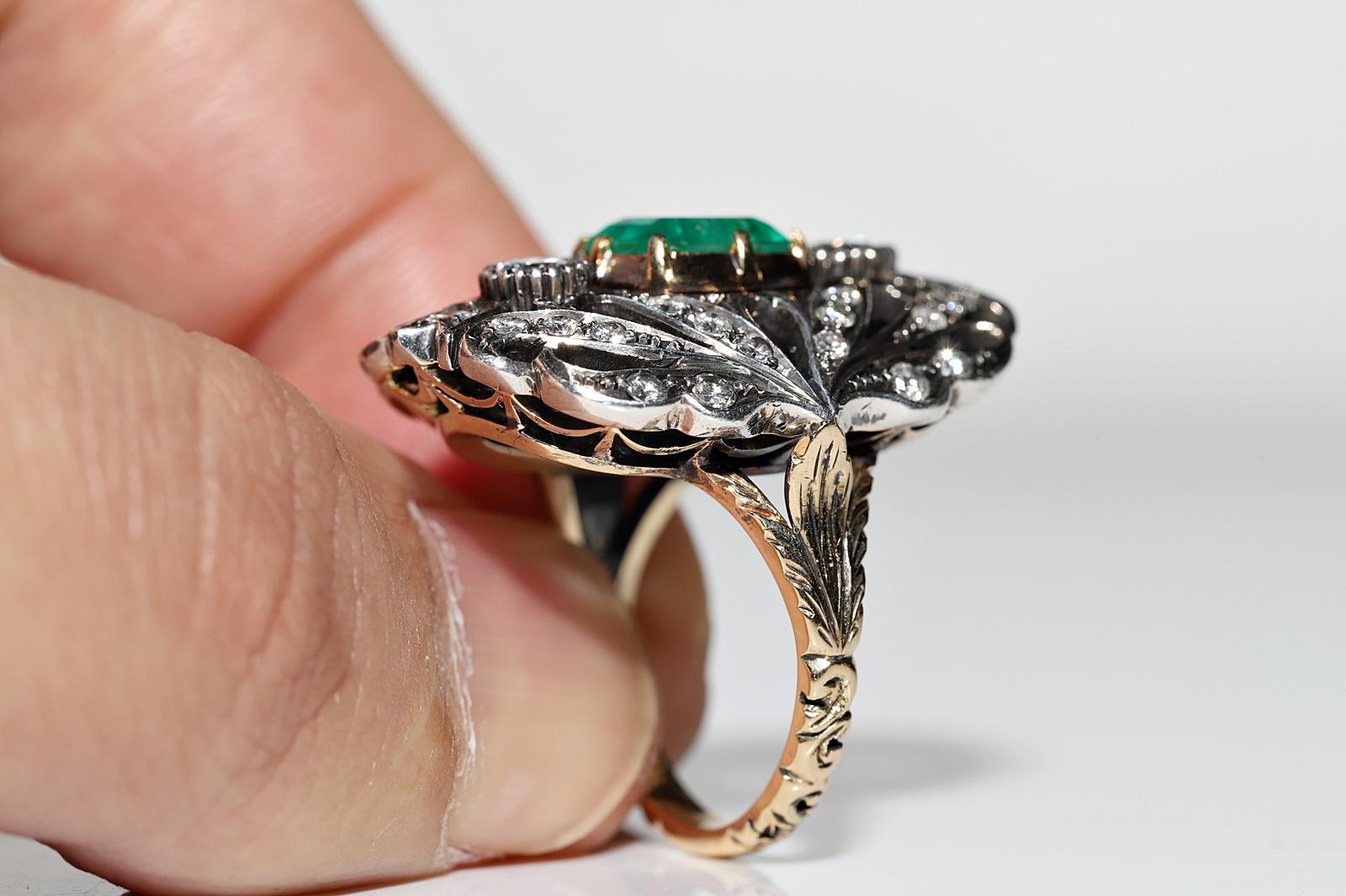 Antique Circa 1900s 18k Gold Top Silver Natural Diamond And Emerald Ring  For Sale 5