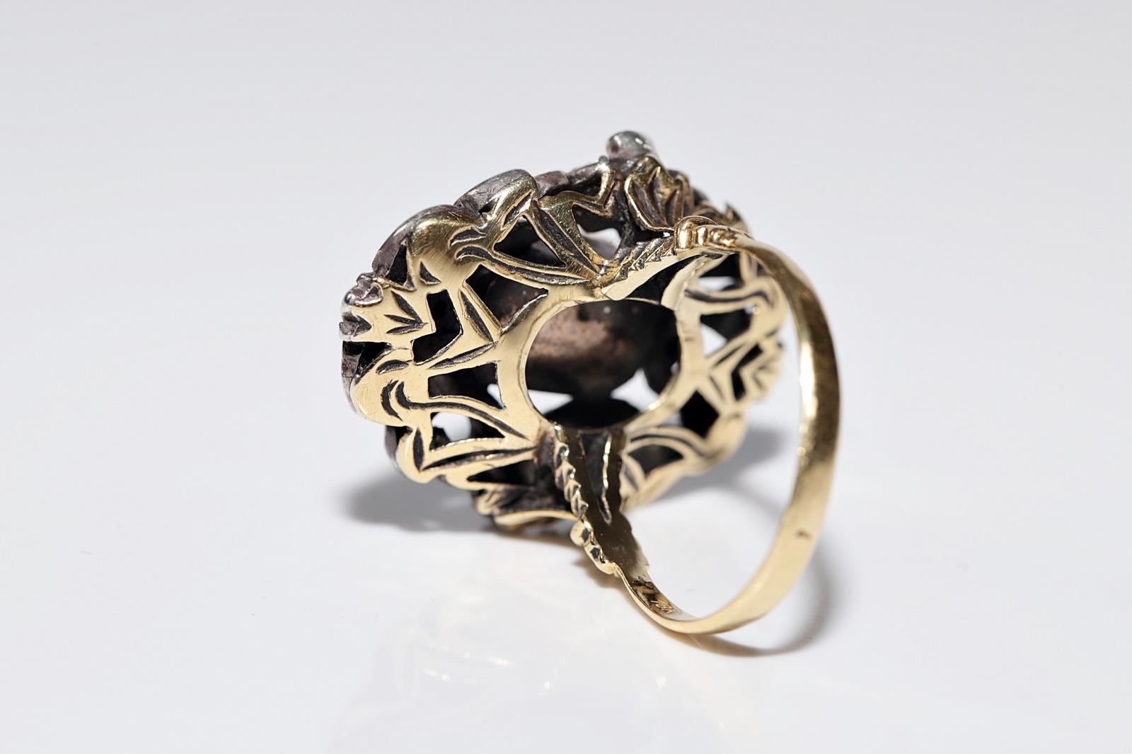Antique Circa 1900s 18k Gold Top Silver Natural Diamond And Emerald Ring For Sale 5
