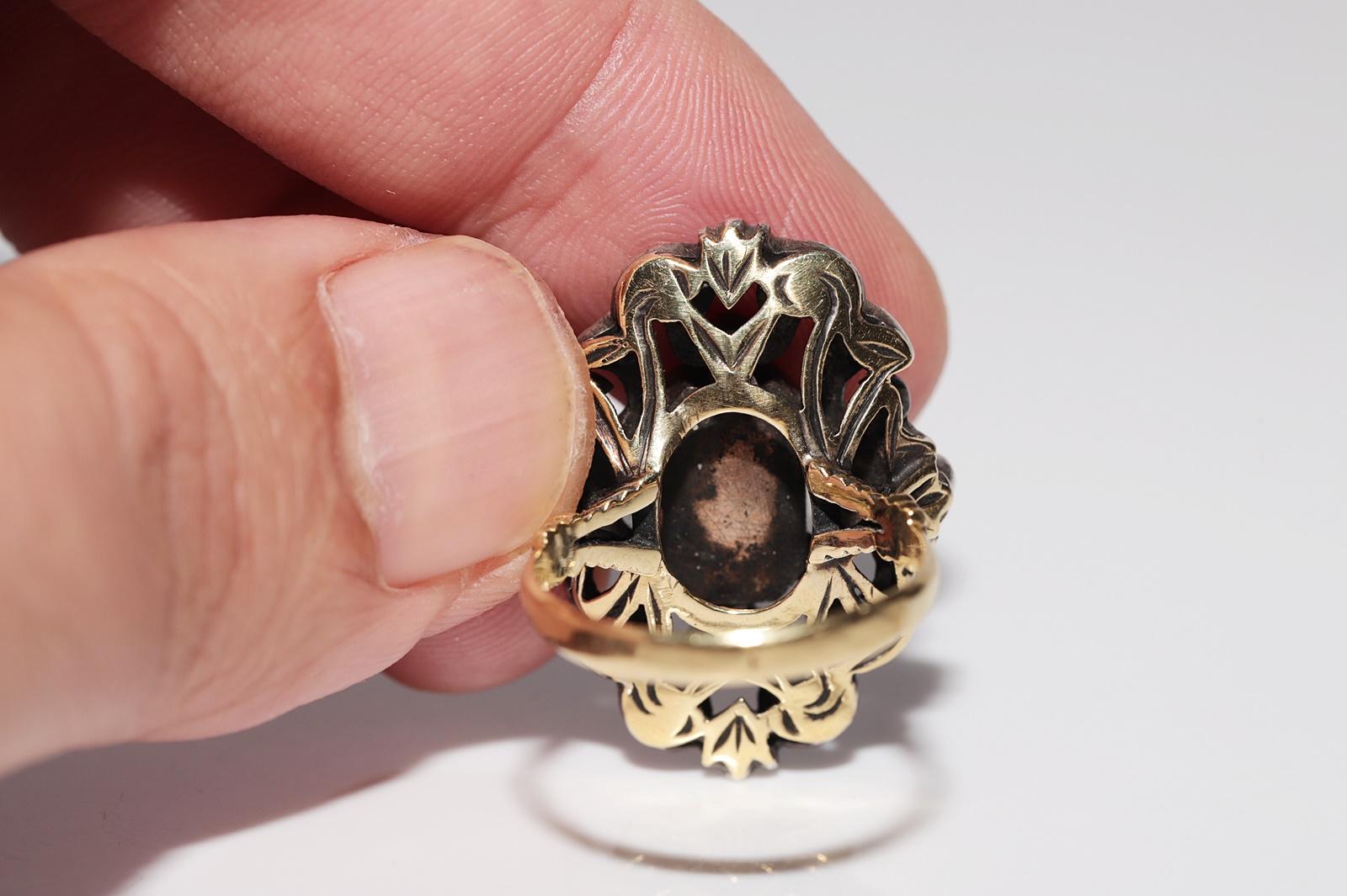 Antiker Ring aus 18 Karat Gold mit natürlichem Diamant und Smaragd auf Silberplatte, um 1900 im Angebot 10