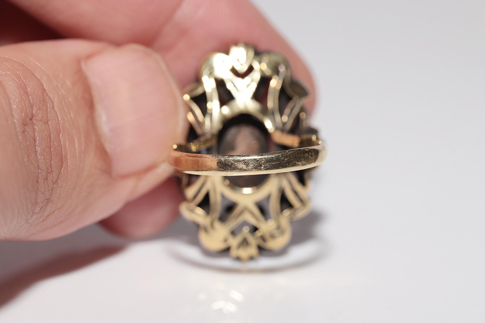 Antique Circa 1900s 18k Gold Top Silver Natural Diamond And Emerald Ring For Sale 11