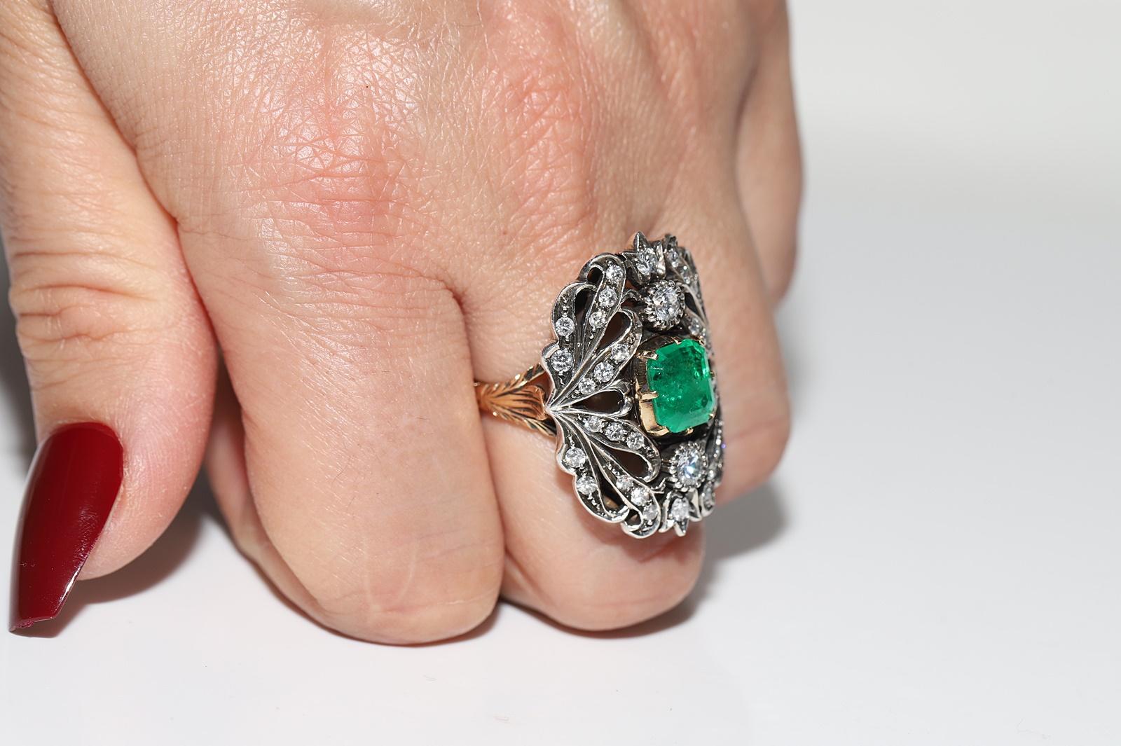 Antique Circa 1900s 18k Gold Top Silver Natural Diamond And Emerald Ring  For Sale 12