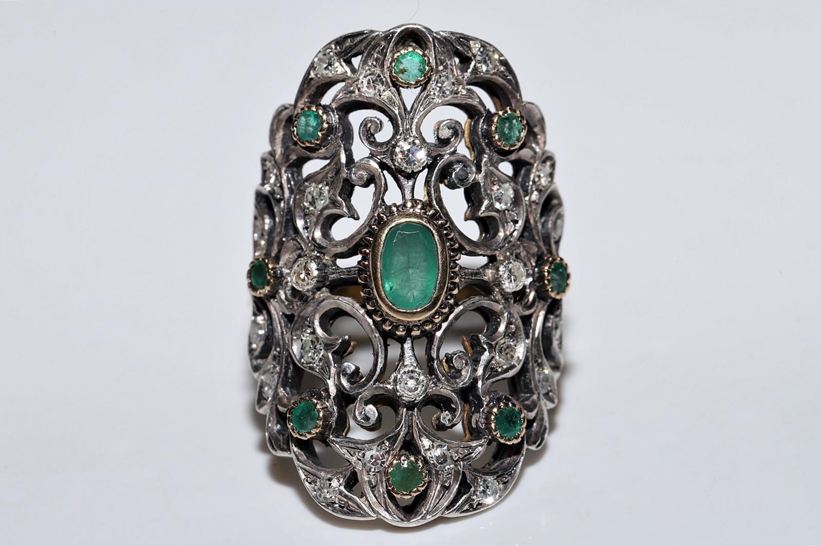 Victorian Antique Circa 1900s 18k Gold Top Silver Natural Diamond And Emerald Ring  For Sale