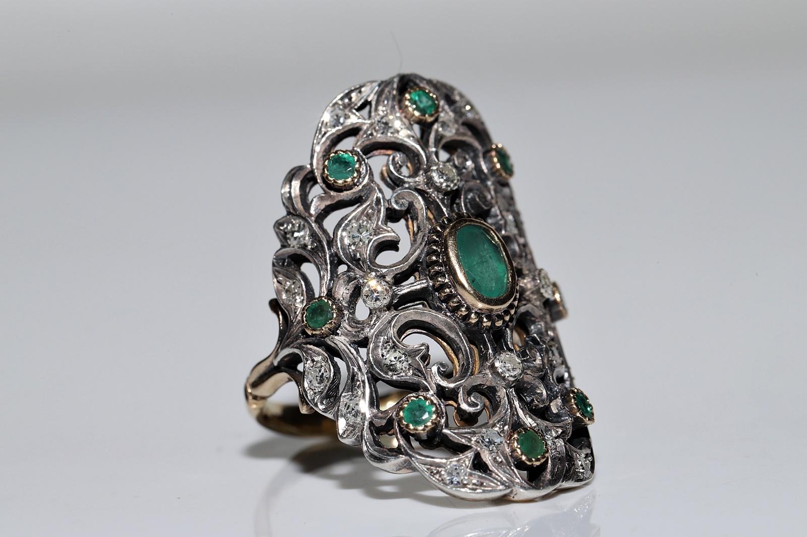 Single Cut Antique Circa 1900s 18k Gold Top Silver Natural Diamond And Emerald Ring  For Sale