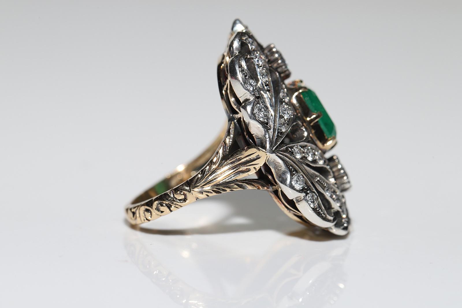 Brilliant Cut Antique Circa 1900s 18k Gold Top Silver Natural Diamond And Emerald Ring  For Sale