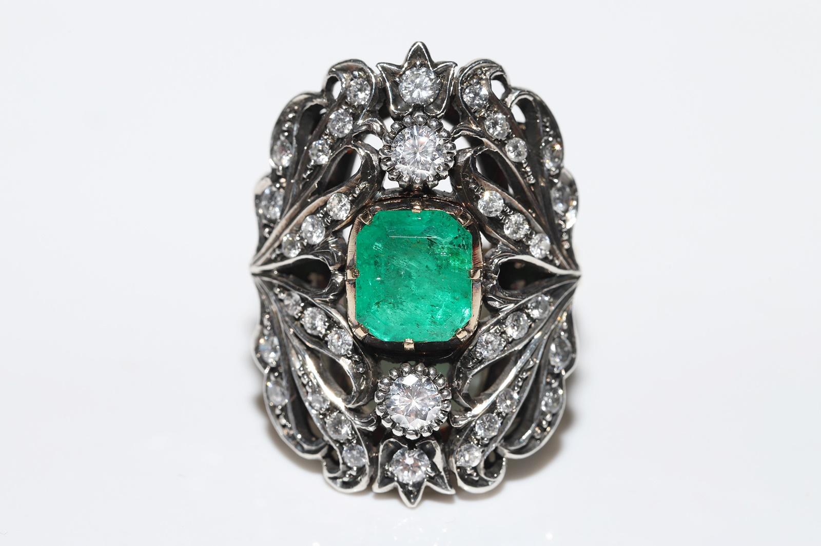 Antique Circa 1900s 18k Gold Top Silver Natural Diamond And Emerald Ring  In Good Condition For Sale In Fatih/İstanbul, 34
