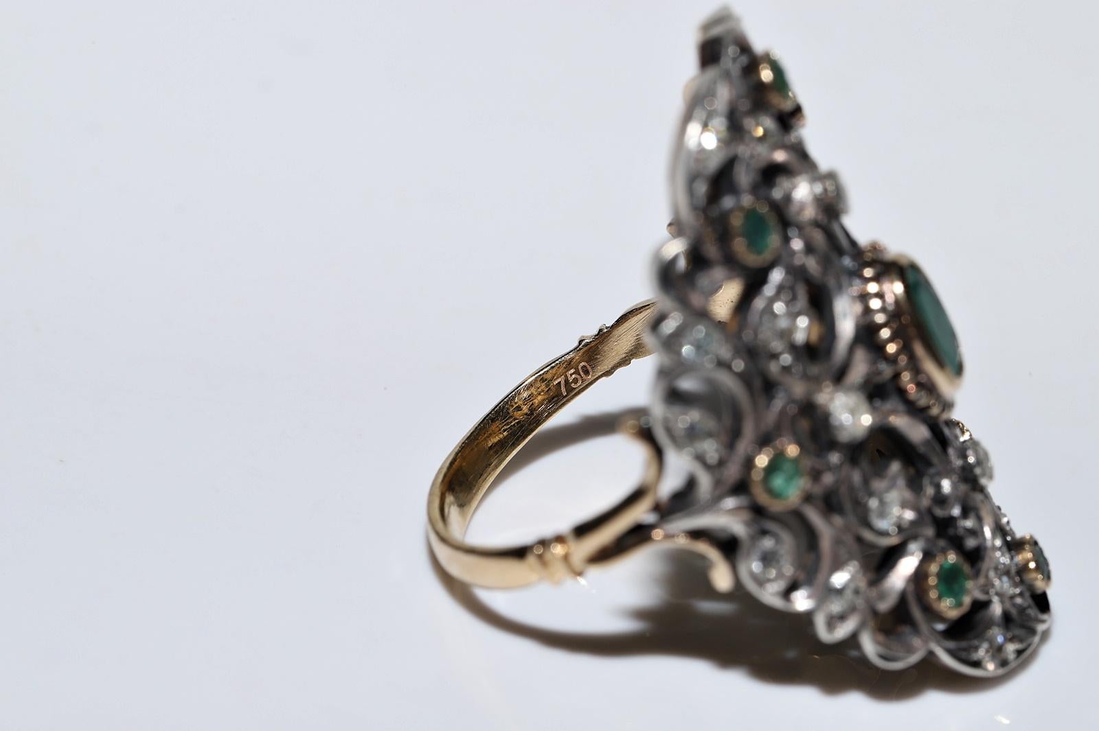 Antique Circa 1900s 18k Gold Top Silver Natural Diamond And Emerald Ring  For Sale 1