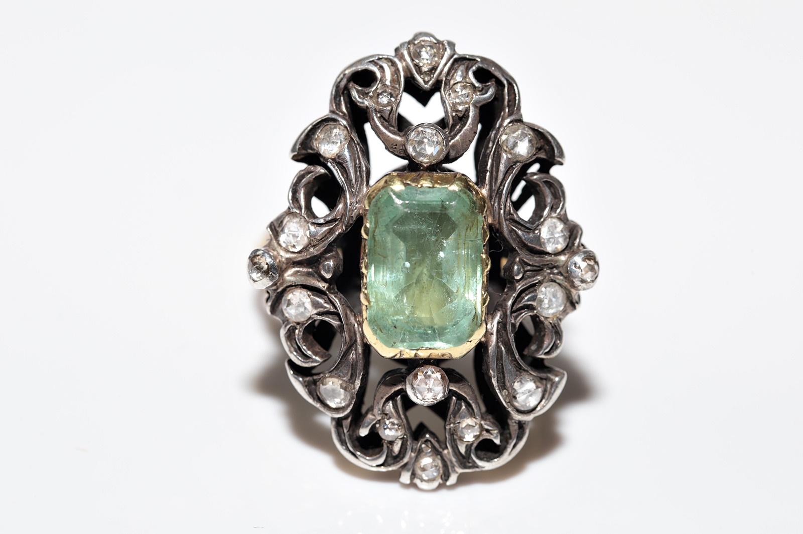 Antique Circa 1900s 18k Gold Top Silver Natural Diamond And Emerald Ring For Sale 1