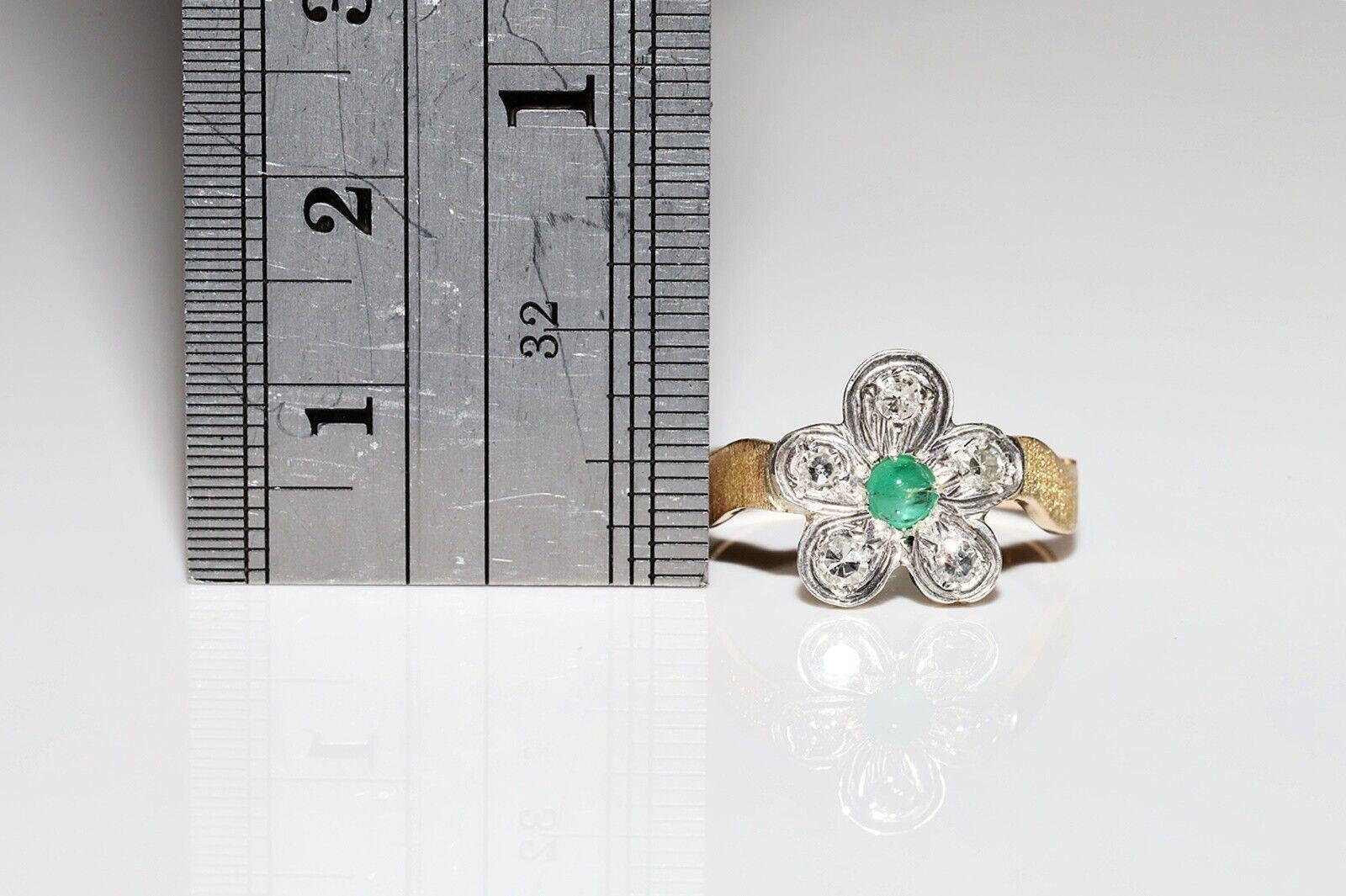 Antiker Ring aus 18 Karat Gold mit natürlichem Diamant und Smaragd auf Silberplatte, um 1900 im Angebot 1