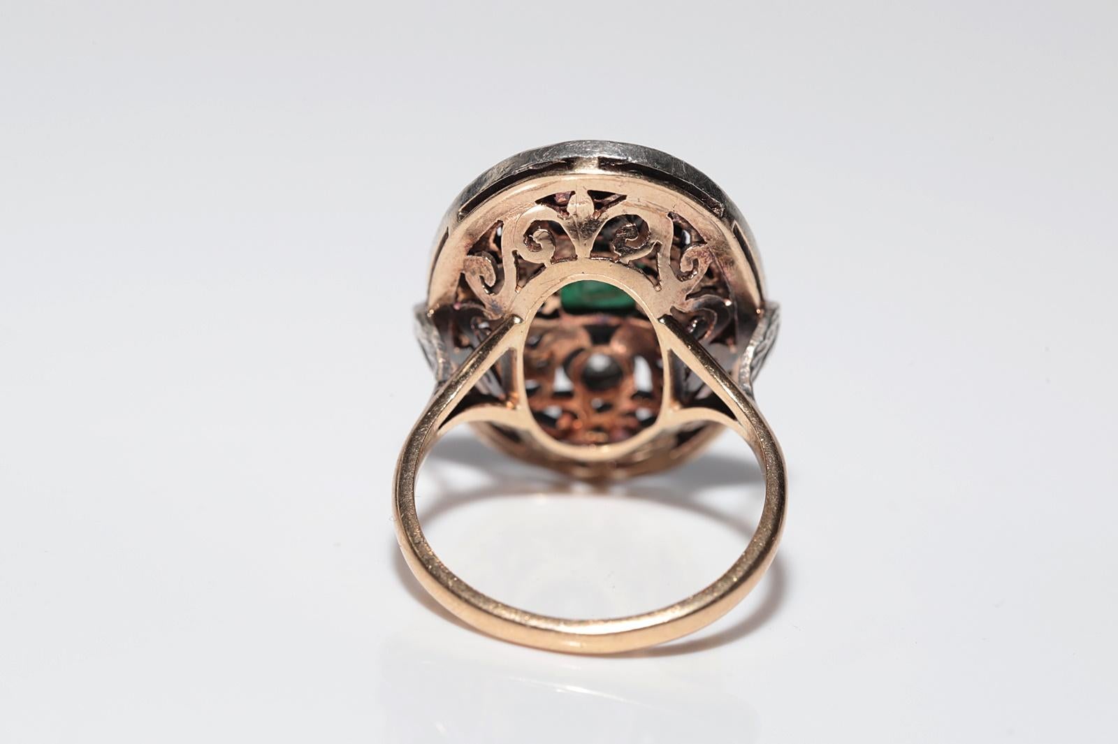 Bague ancienne datant des années 1900, or 18 carats, argent, diamant naturel et émeraude en vente 1