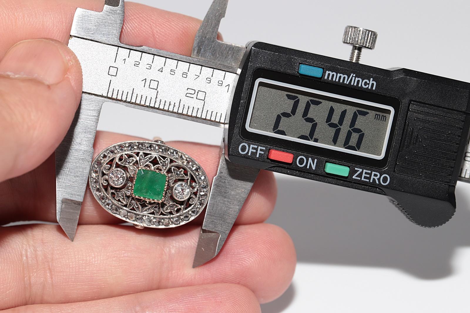 Bague ancienne datant des années 1900, or 18 carats, argent, diamant naturel et émeraude en vente 3