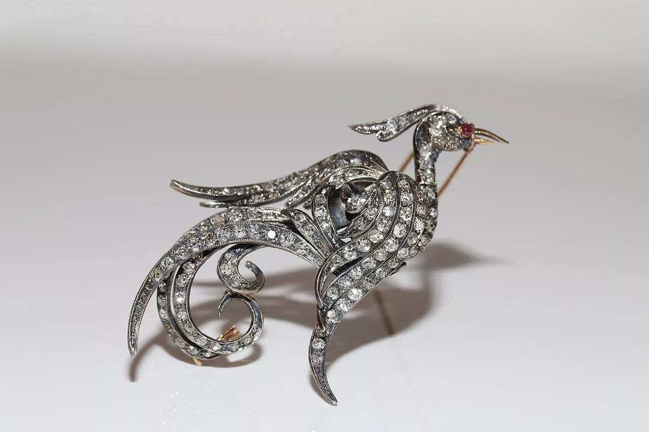 Brilliant Cut Antique Circa 1900s 18k Gold Top Silver Natural Diamond And Ruby Bird Brooch For Sale