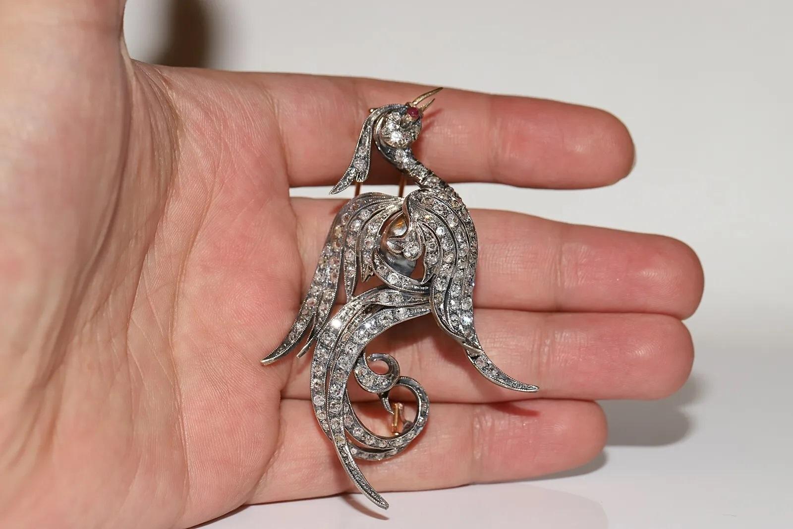 Broche oiseau ancienne datant des années 1900, or 18 carats, argent, diamants naturels et rubis en vente 1
