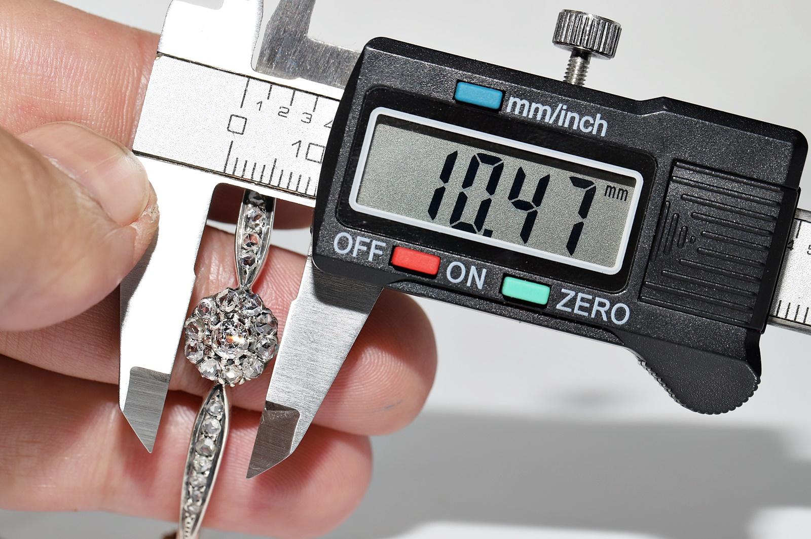 Antiguo brazalete de oro de 18 quilates con diamantes naturales en la parte superior de plata de la década de 1900 en venta 11