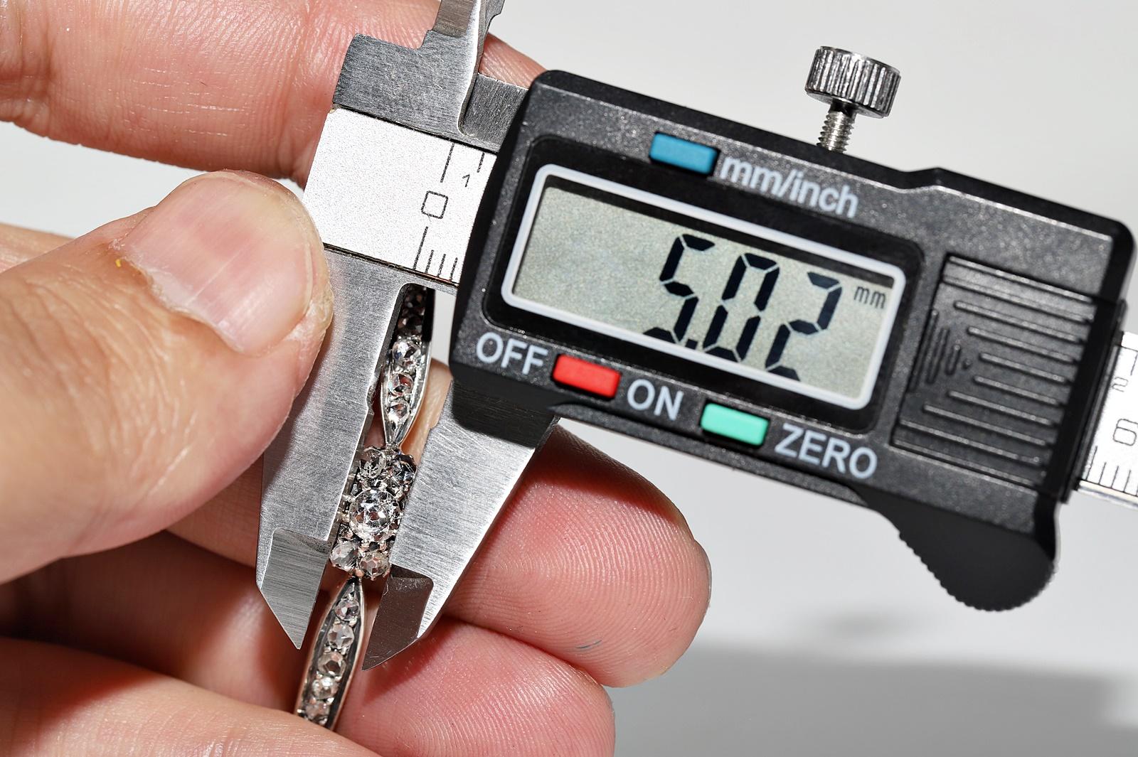 Antiguo brazalete de oro de 18 quilates con diamantes naturales en la parte superior de plata de la década de 1900 en venta 12