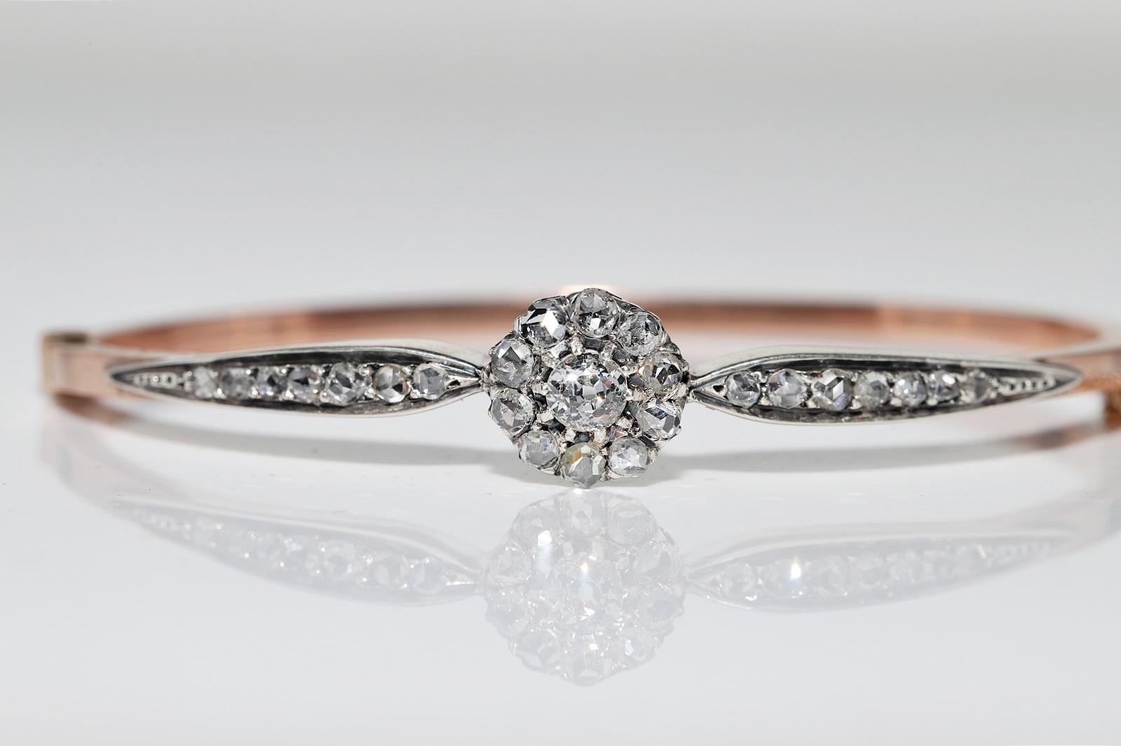 Taille rose Antique Circa 1900s 18k Gold Top Silver Natural Diamond Bangle Bracelet en vente
