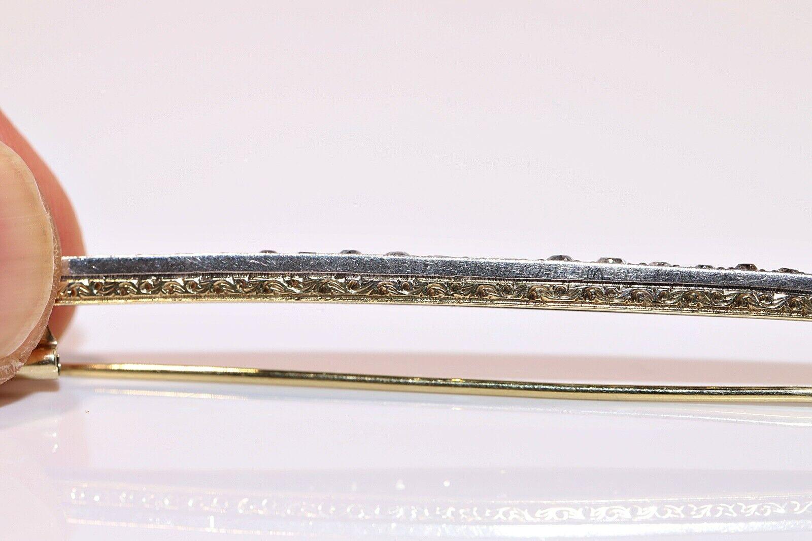 Antique Circa 1900s 18k Gold Top Silver Natural Diamond Decorated Brooch For Sale 5
