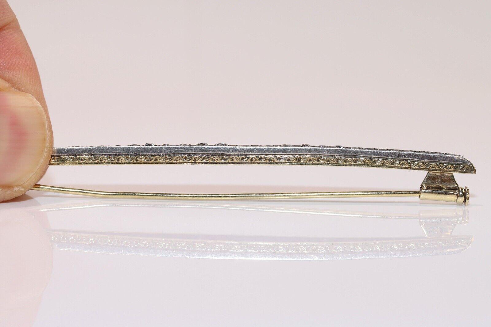 Women's Antique Circa 1900s 18k Gold Top Silver Natural Diamond Decorated Brooch For Sale