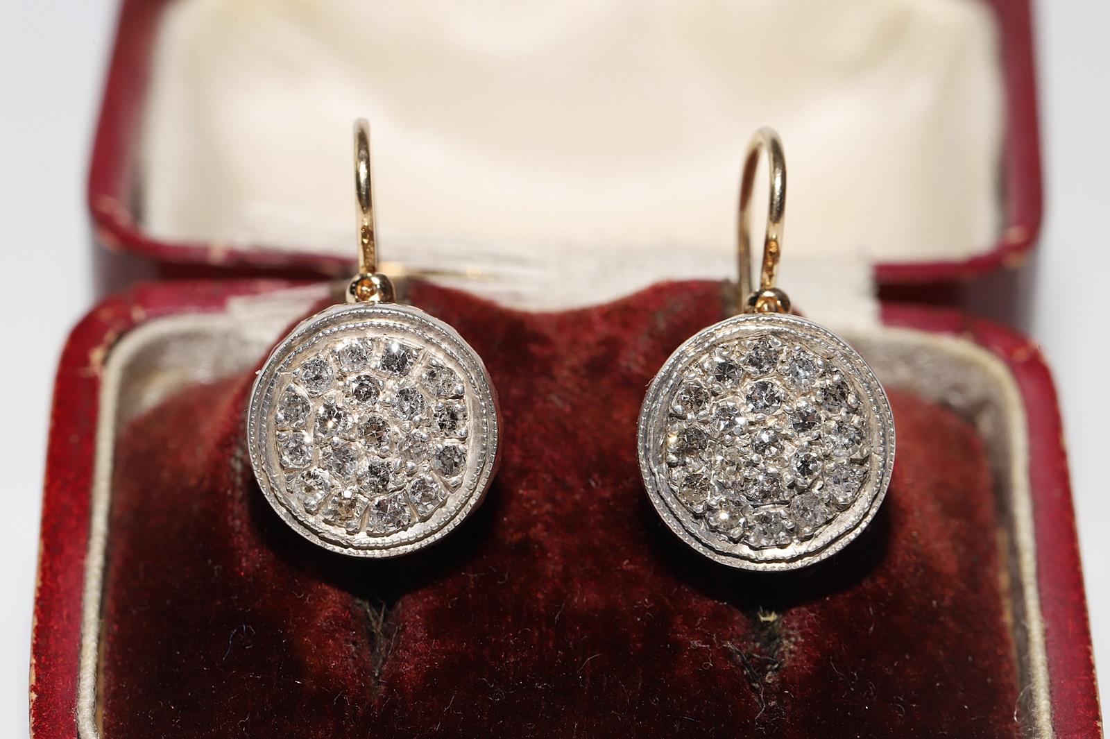 En muy buen estado.
El peso total es de 5,6 gramos.
Totalmente es diamante 0,75 ct.
El diamante es de color H-I-J-K-L y claridad s1-s2-s3-Pique1.
La caja no está incluida.
Ponte en contacto para cualquier pregunta.