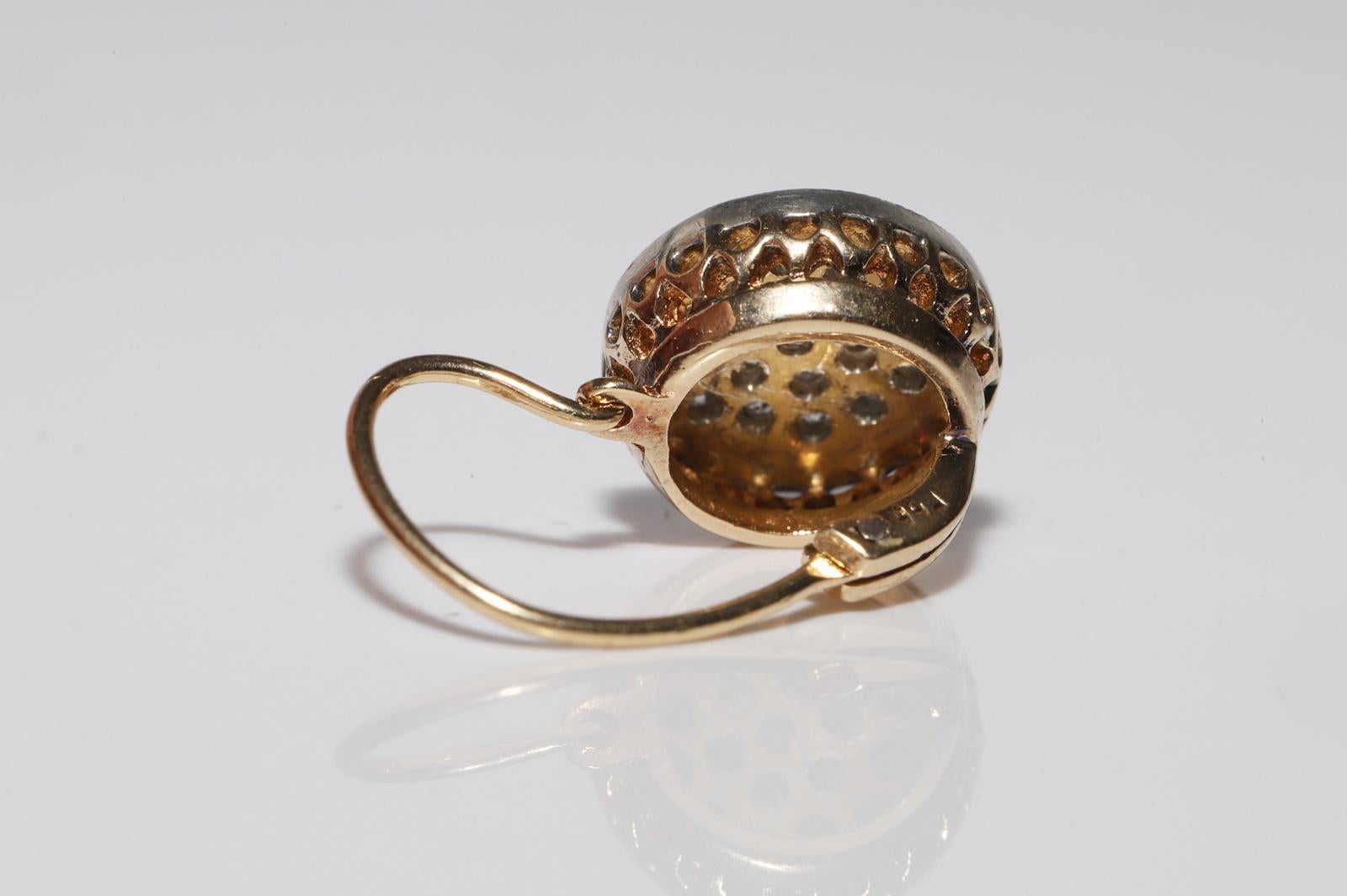 Antiguo Circa 1900s Oro 18k Plata Superior Diamante Natural Decorado Pendiente en venta 3