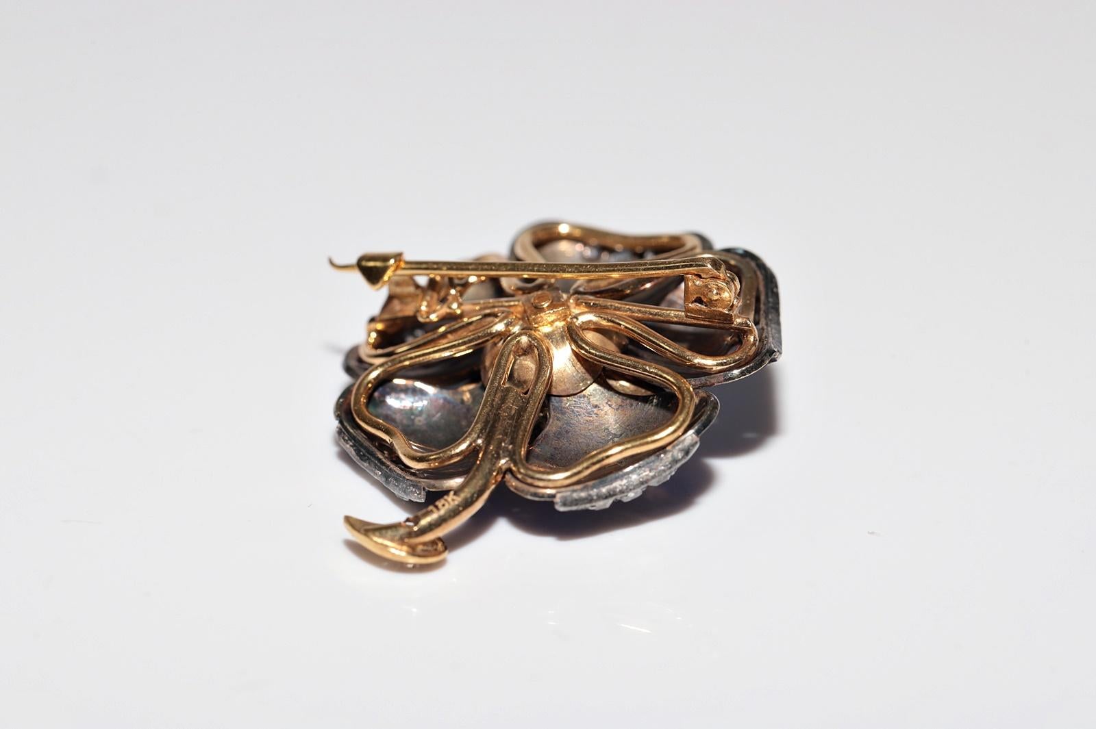 Antique Circa 1900s 18k Gold Top Silver Natural Diamond Enamel Clover Brooch For Sale 3