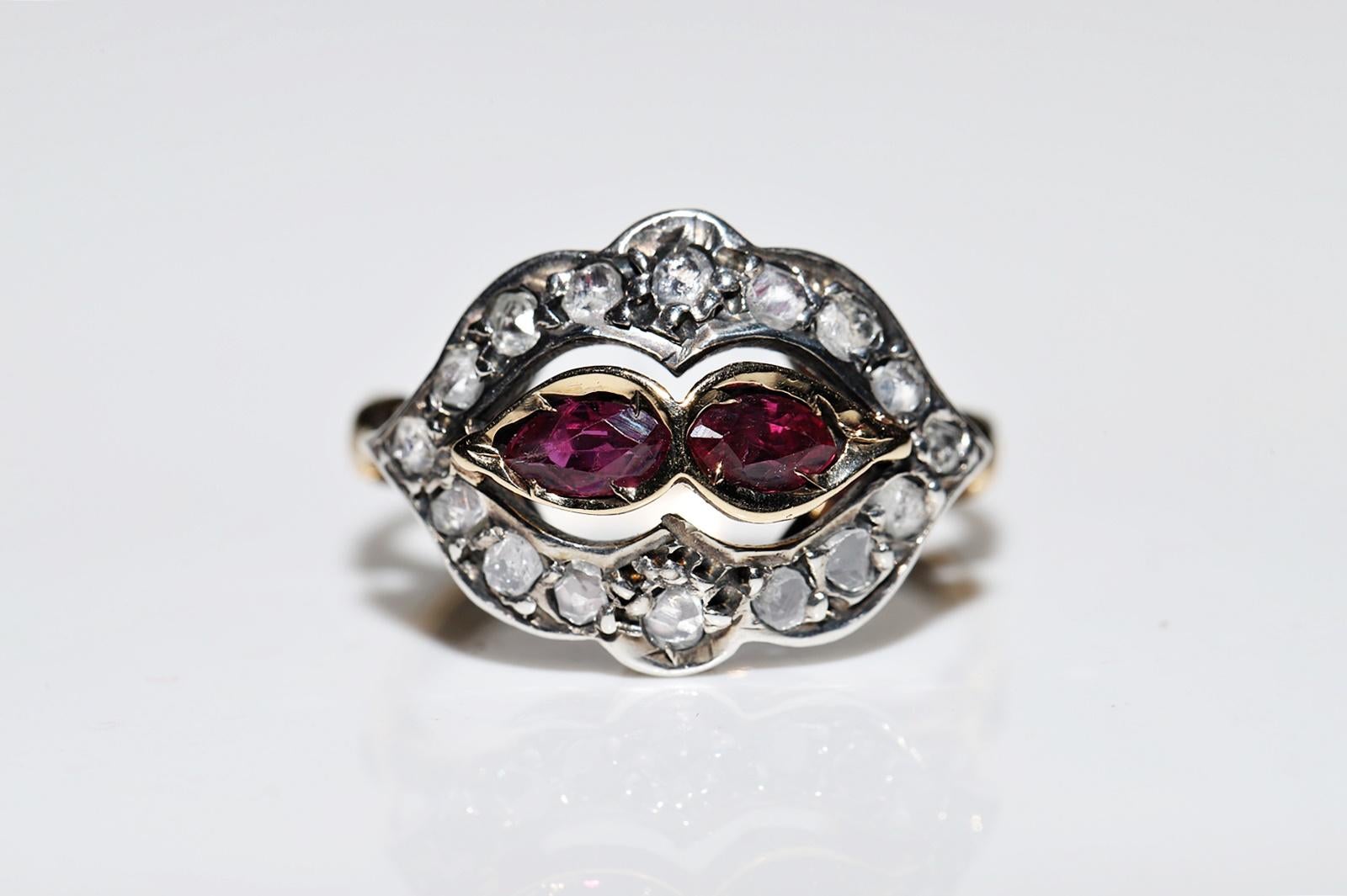 Antique Circa 1900s 18k Gold Top Silver Natural Rose Cut Diamond And Ruby Ring  In Good Condition For Sale In Fatih/İstanbul, 34