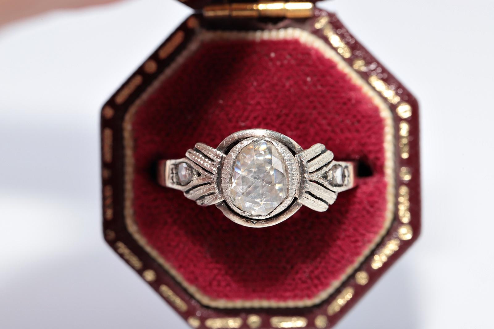 In sehr gutem Zustand.
Das Gesamtgewicht beträgt 2.2 Gramm.
Insgesamt ist der Hauptdiamant im Rosenschliff 0.30 ct.
Insgesamt ist Seite Diamant 0,06 ct.
Ringgröße ist US 6.25
Wir können jede Größe herstellen.
Die Schachtel ist nicht enthalten.
Bitte