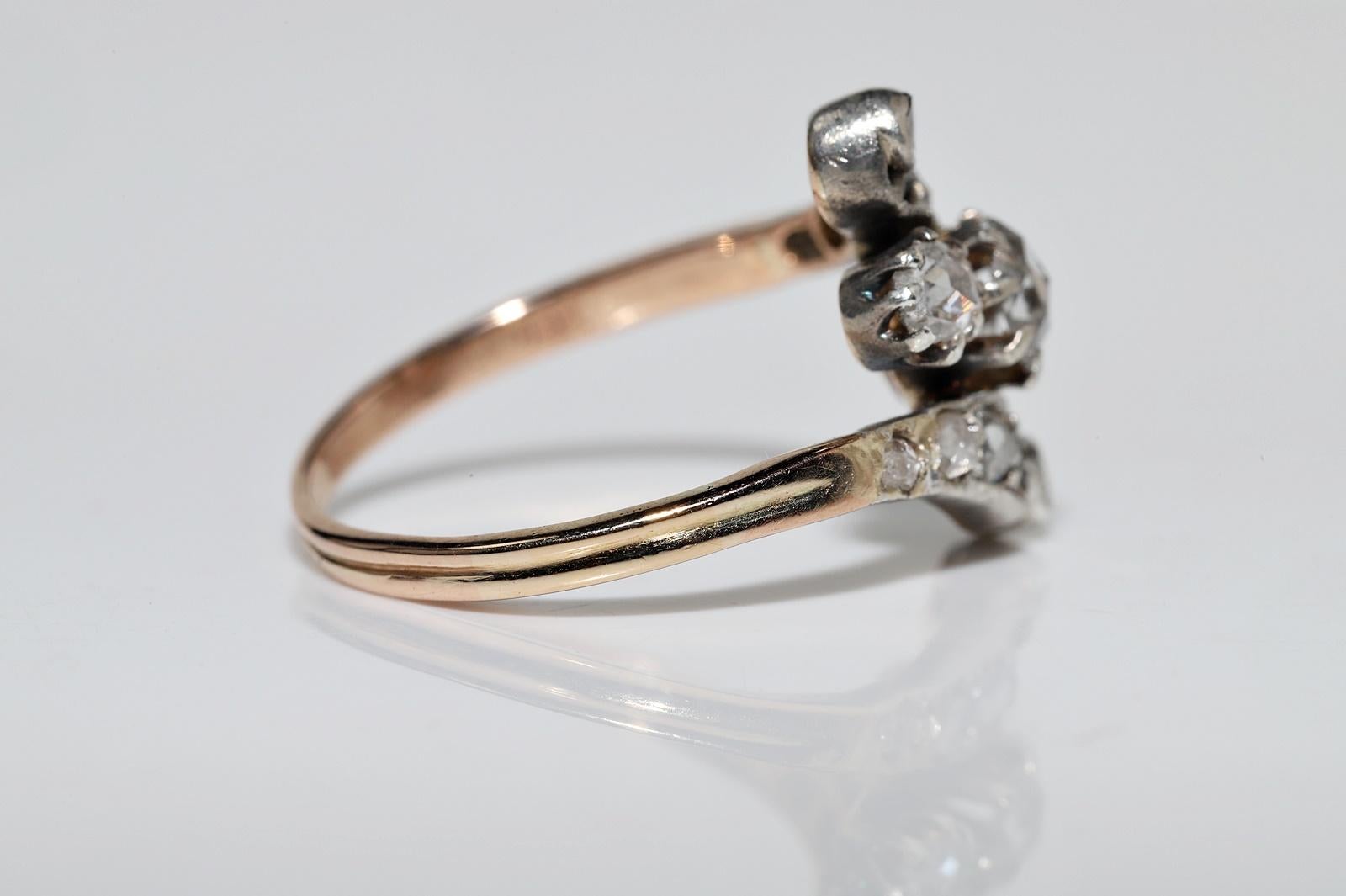 Antique Circa 1900s 18k Gold Top Silver Victorian Natural Rose Cut Diamond  Ring For Sale 2